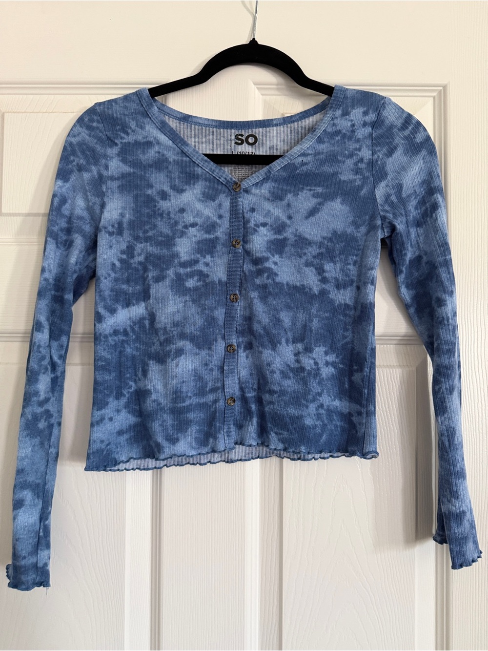 SO Blue Tie-Dye Ribbed Button-Front Long Sleeve Top